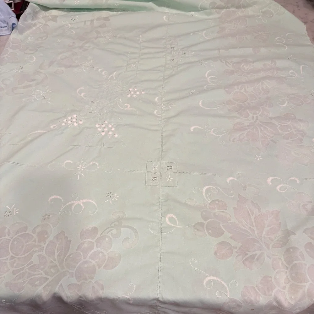 Vintage Embroidered Tablecloth Grapes Floral Mint Green‎ 84 x 70